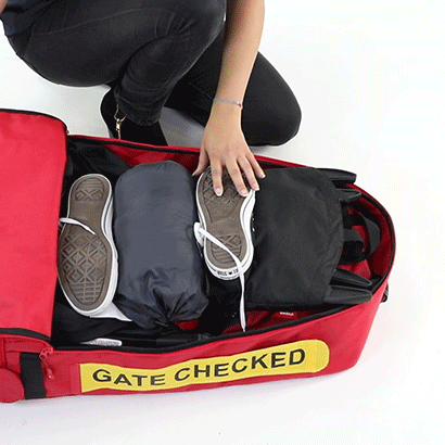 phil&teds travel bag fully loaded and easy to open & close