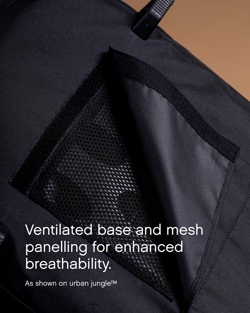 mountain-buggy-carrycot-plus-terrain-heritage-Mustang-Ventilated-base-and-mesh-panelling.webp